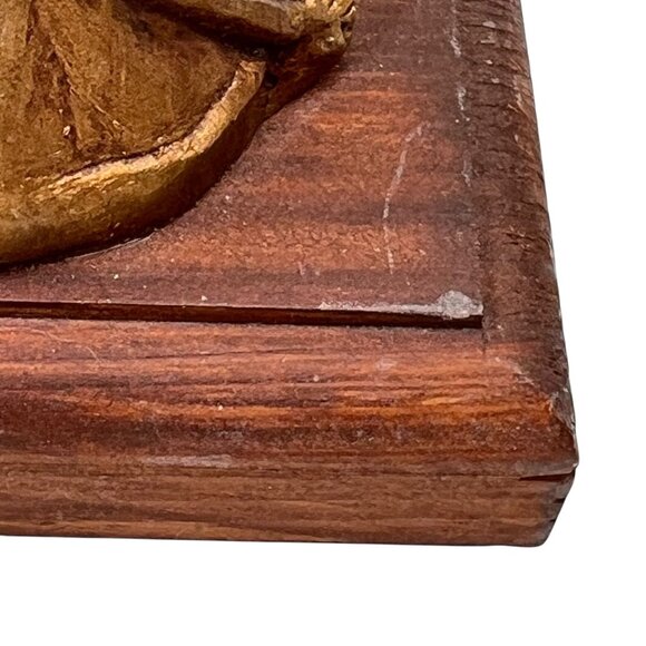 Skinny Santa Claus Figurine Handpainted Wreath Wooden Base Holiday Rustic - Picture 4 of 11